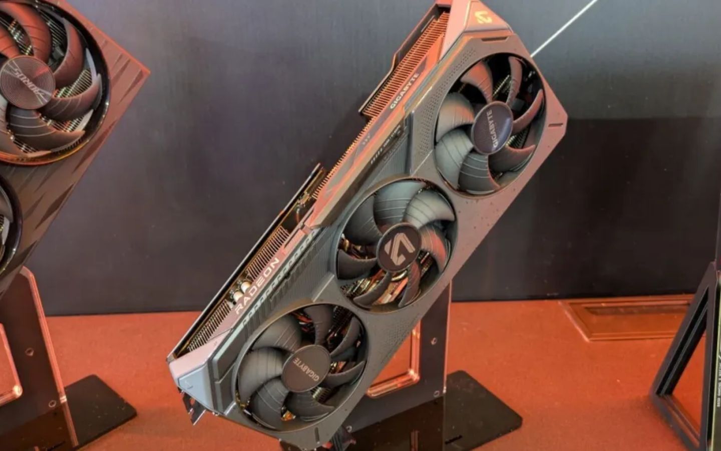 AMD Radeon RX 9070 XT