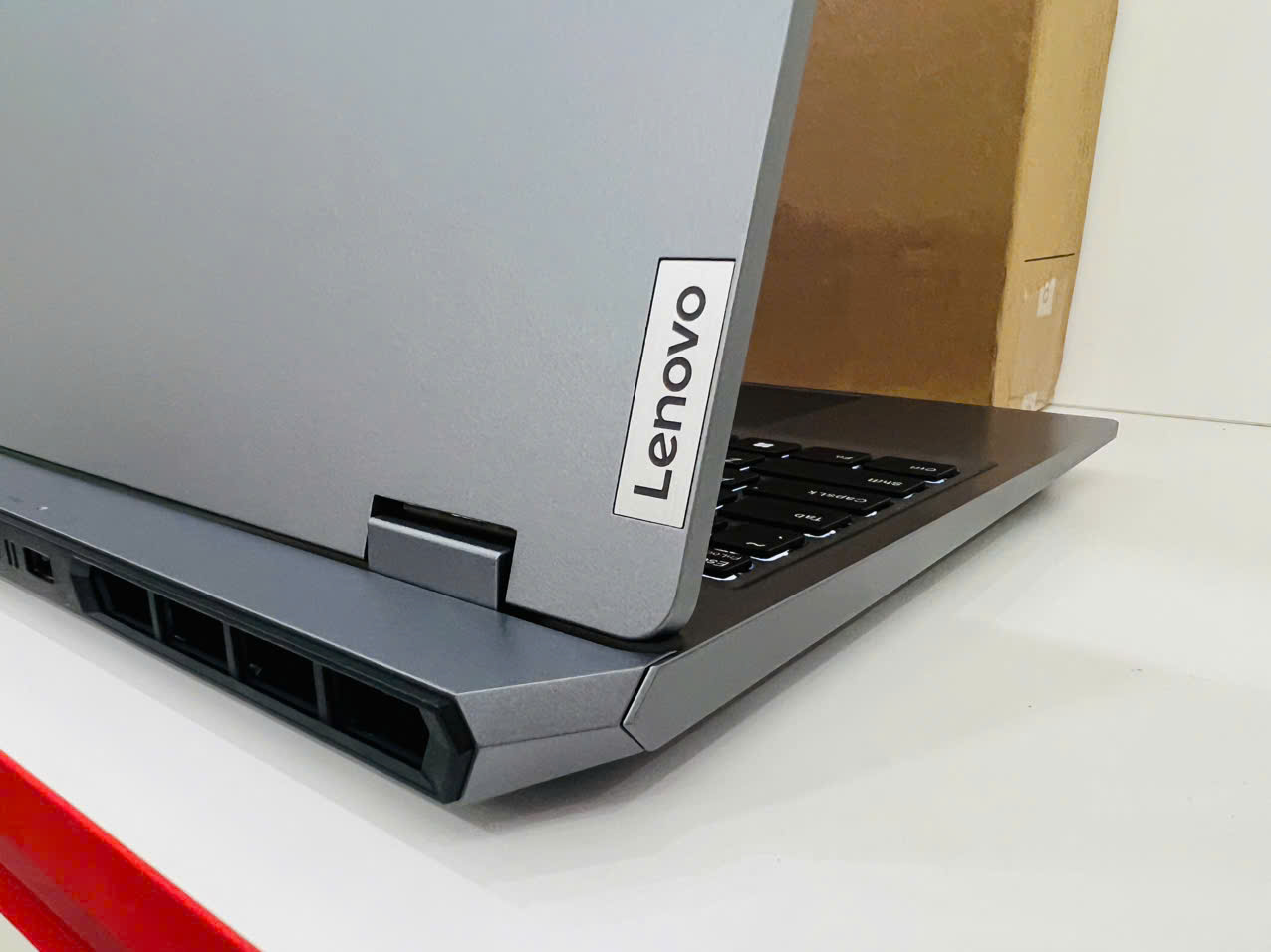 Laptop Lenovo LOQ 15ARP9
