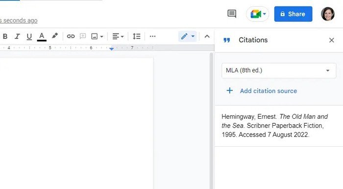 Nguồn trích dẫn xuất hiện trong danh sách ở thanh Trích dẫn 