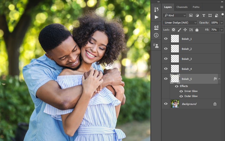 vào Filter > Blur > Gaussian Blur và đặt Radius thành 10 px